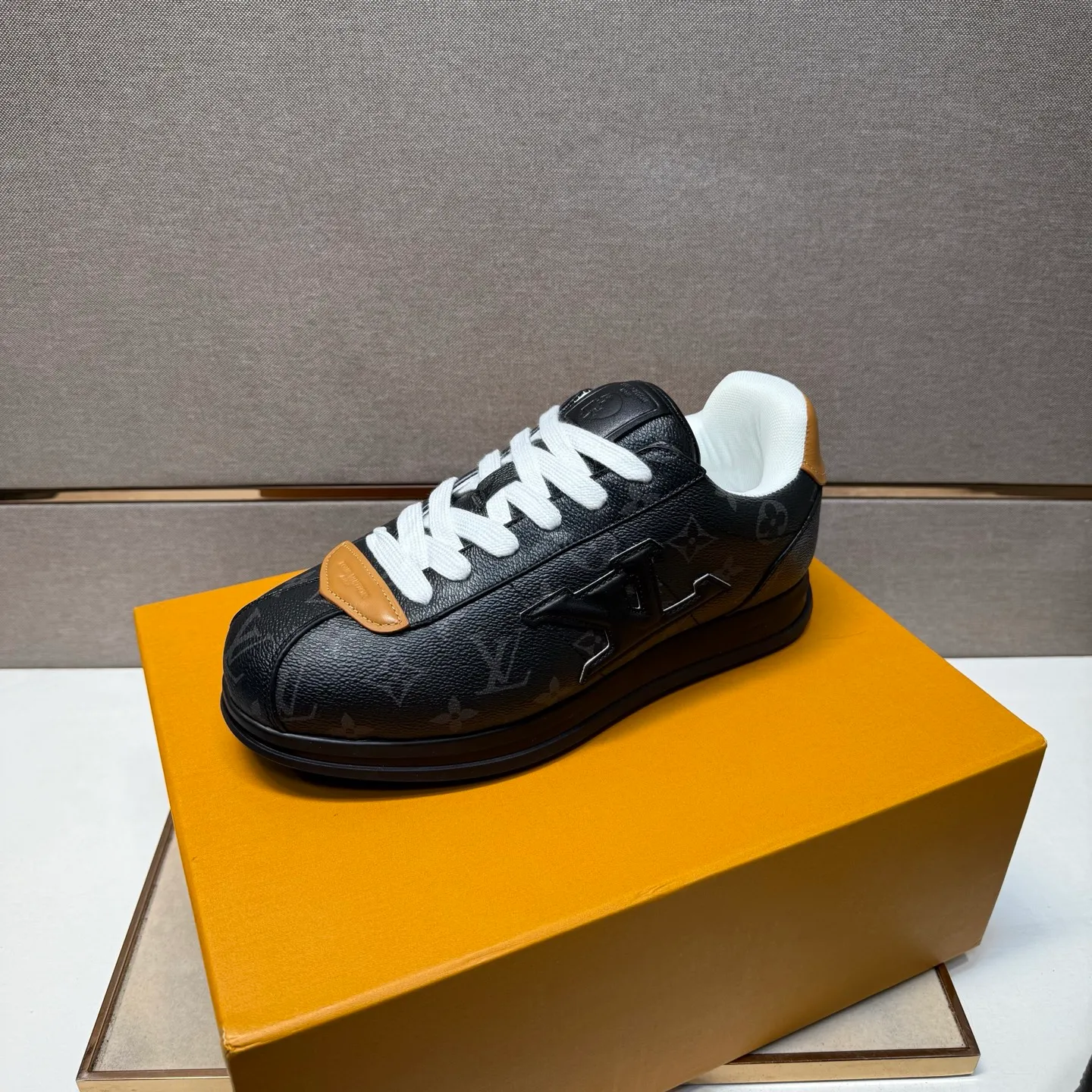 Men's men's shoes 💰pp560 [LV～] Men's casual shoes 2025z cabinet sales simultaneously 🔶Size: 38-44 #️⃣ 🔷2 colors🔜The upper is made of multi-material splicing➕Mesh lining, comfortable and breathable, sole: original comfortable and wear-resistant outsole, ⚠️real thing📱photographed🎬real thing is better📢📢📢